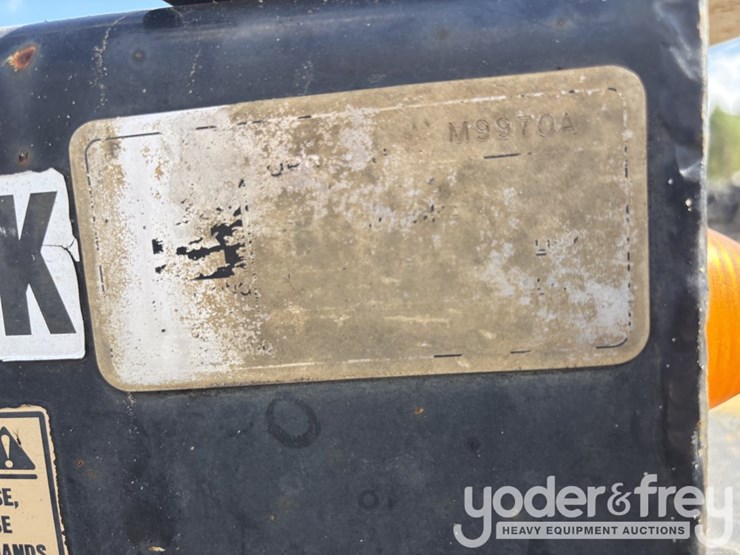 trailking-advantage-series-tri-axle-lowboy-image-27