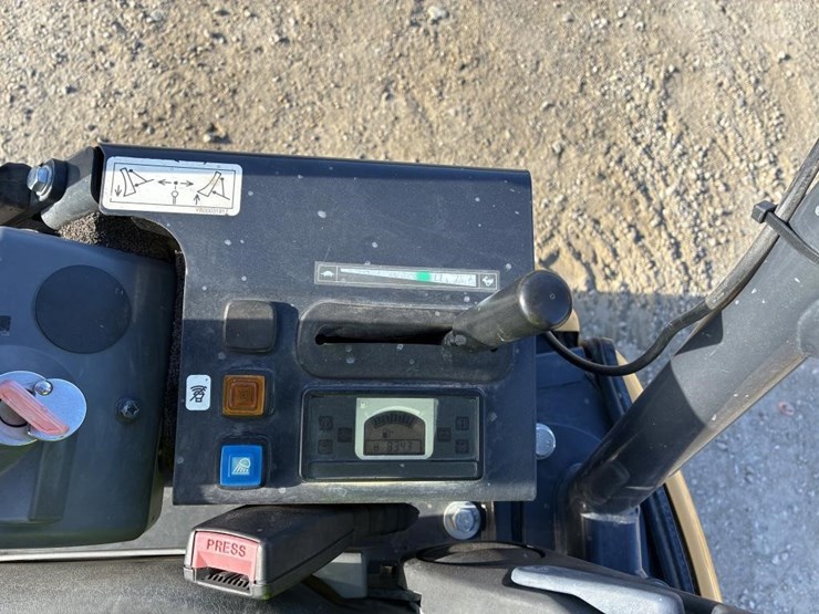 2022-deere-17g-image-23