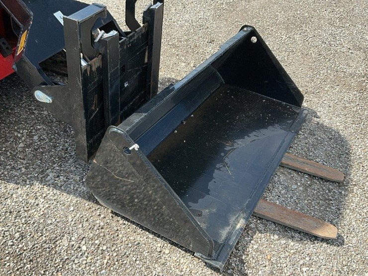 #1000-•-sda140t-mini-skid-steer-loader-with-bucket-&-fork-attachments-image-32