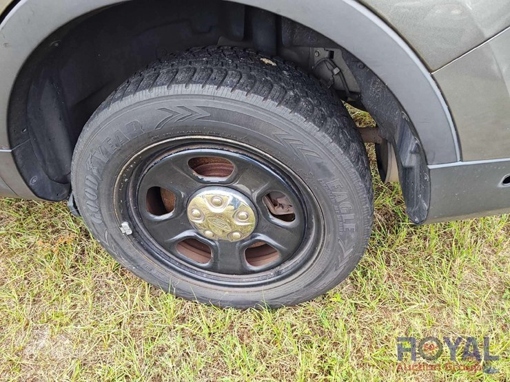 2016-ford-explorer-image-41