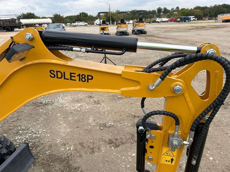 2025-sdlanch-sdle18p-mini-excavator-image-16