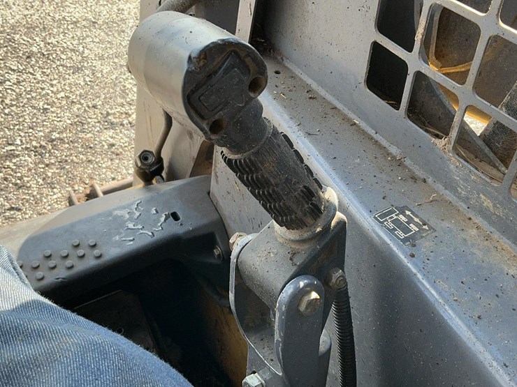 new-holland-ls190-image-52