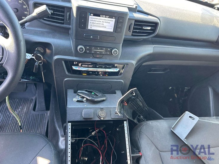 2022-ford-explorer-image-14