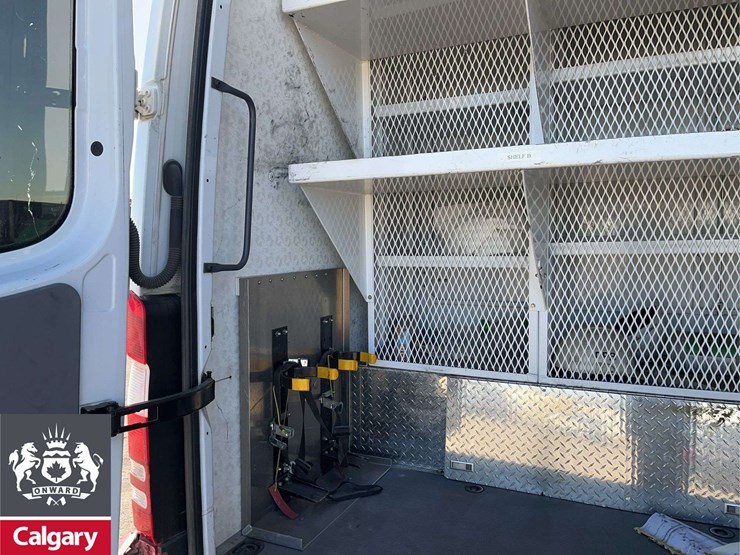 2010-mercedes-benz-sprinter-3500-image-18