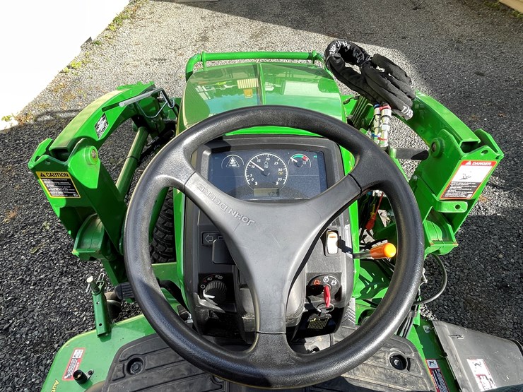 2024-john-deere-1025r-image-40