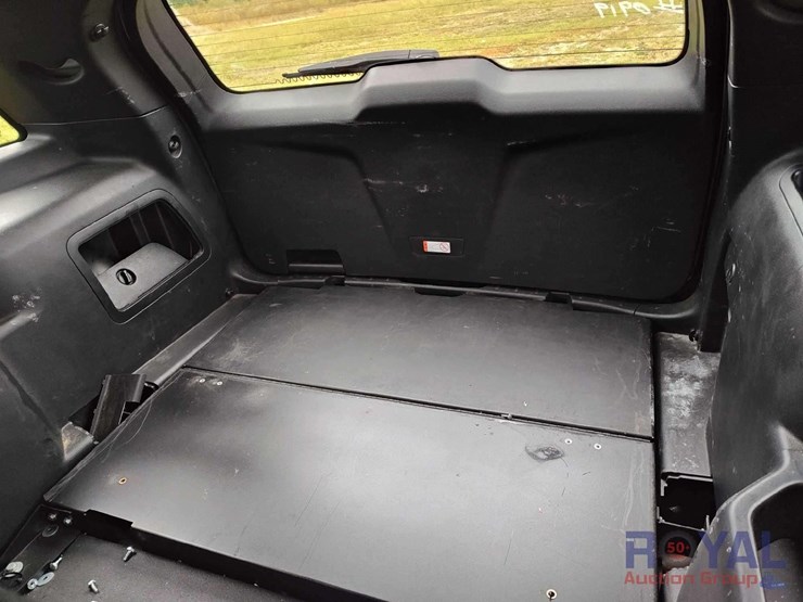 2016-ford-explorer-image-14