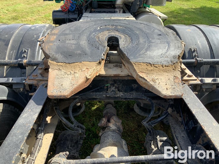 2016-freightliner-cascadia-125-image-20