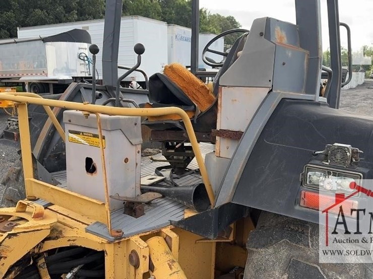 1996-ford-555d-image-11