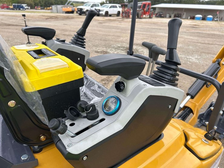 2025-sdlanch-sdle20-mini-excavator-image-11