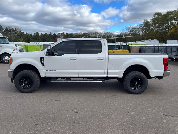 2019-ford-f350-xlt-lariat-image-8