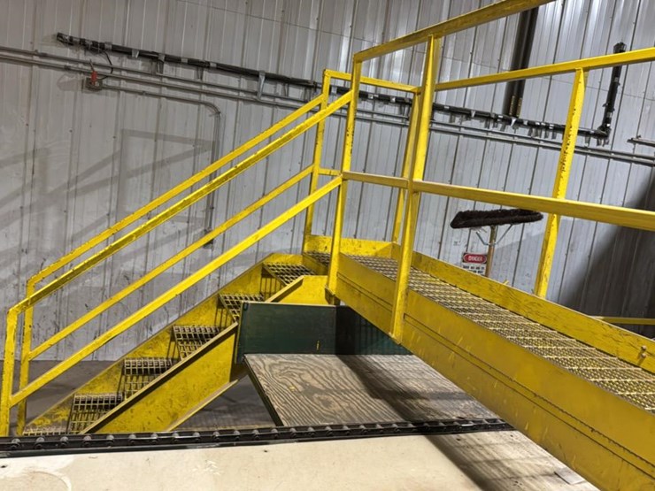 #156-•-stairs-and-walkway-image-3