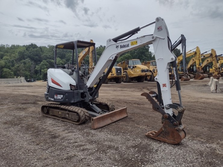 bobcat-e32-image-50