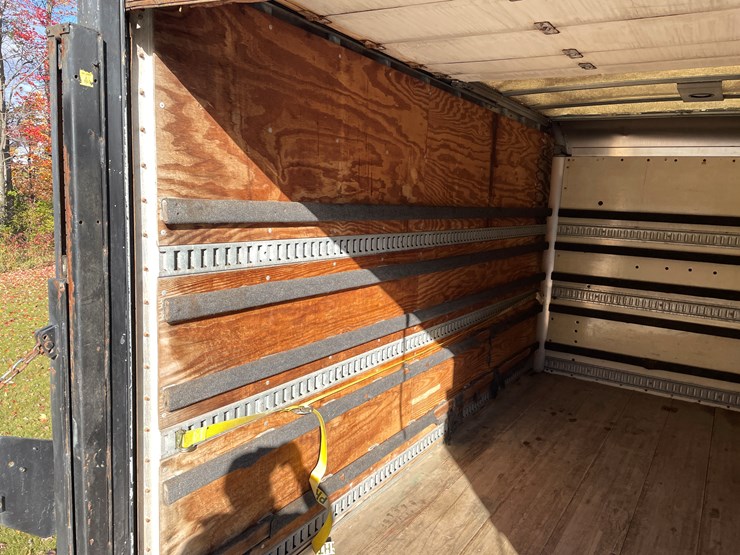 2007-chevrolet-g3500-image-35