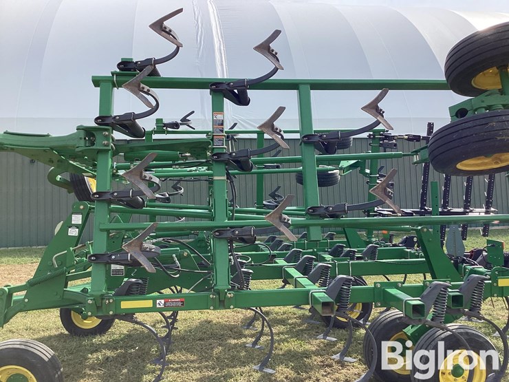 2010-john-deere-2210-image-18