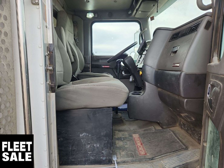 2008-kenworth-t800-image-28