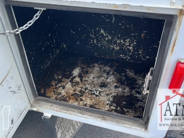 2000-gmc-c6500-bucket-truck-image-7