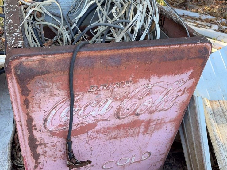 vintage-coco-cola-cooler-with-original-sides-image-2
