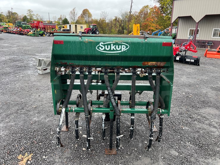 sukup-food-plot-planter-image-3