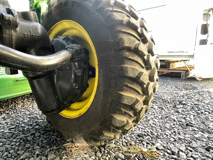 2024-john-deere-1025r-image-16