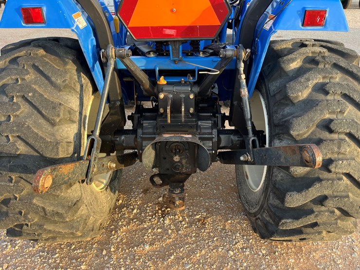 new-holland-tc30-image-8