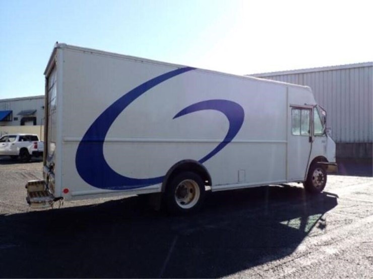 2015-freightliner-mt55-image-5