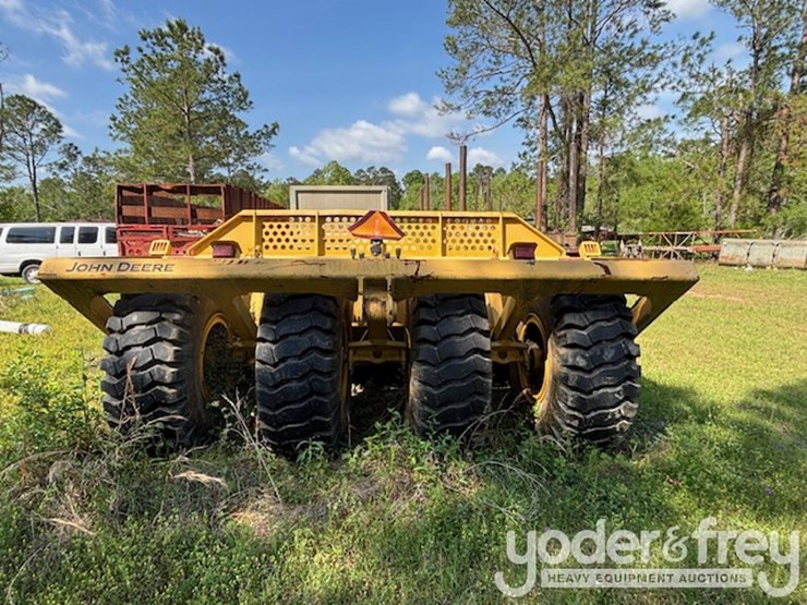 2013-deere-1812c-image-4