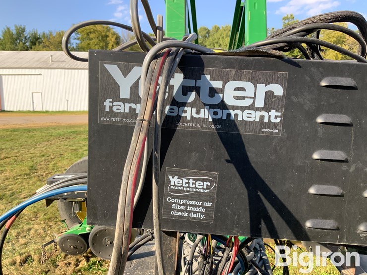 2010-john-deere-1770-image-12