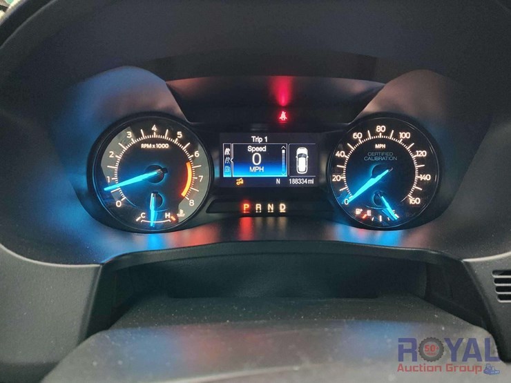 2016-ford-explorer-image-15