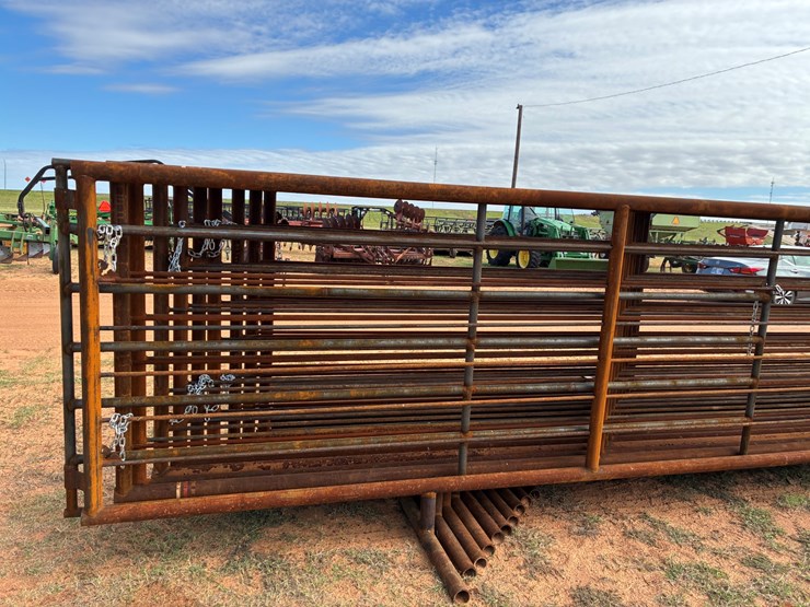#t8214-•-(10)-cattle-panels-image-2