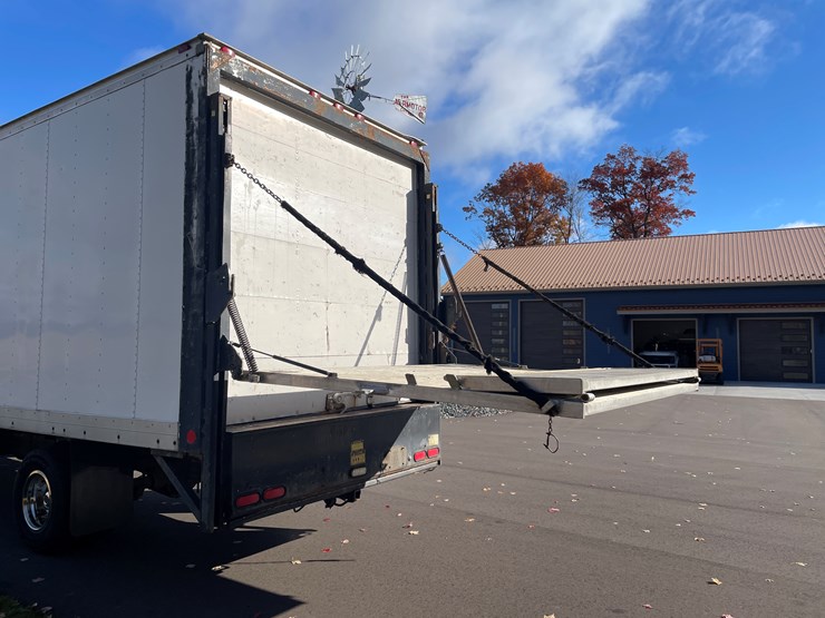 2007-chevrolet-g3500-image-40