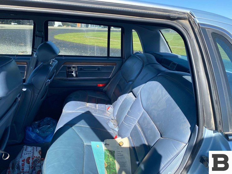 1991-lincoln-continental-sedan-image-18