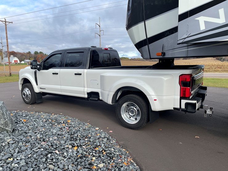 2023-ford-f450-platinum-image-8