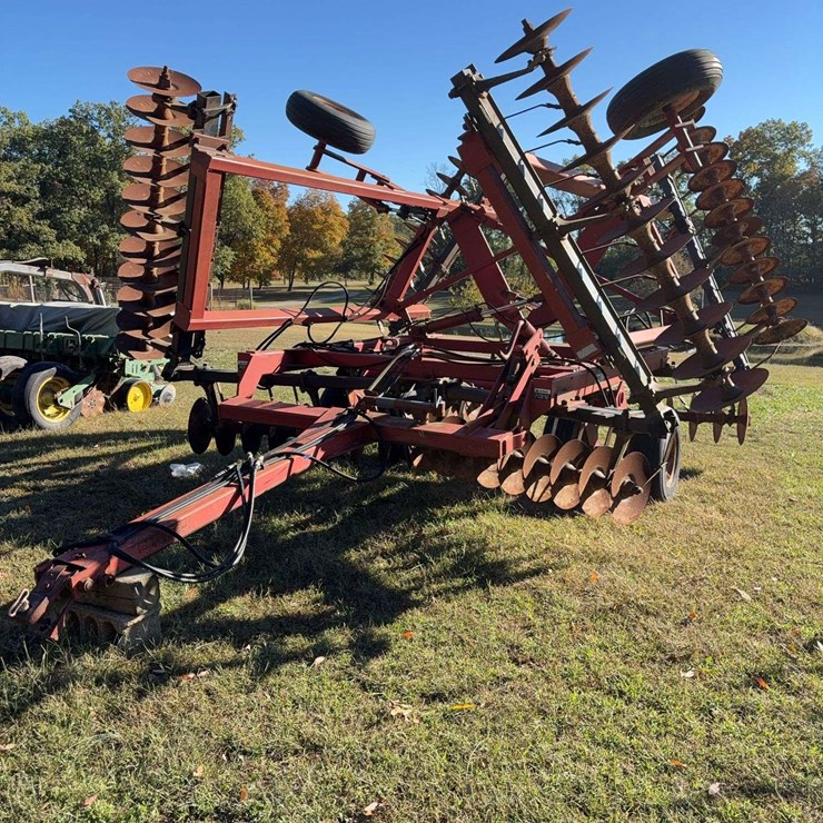 Case 496 Disk, 7 1/2'' spacing, 16'' blades tandem axle on frame, rear hitch,, s/n- 016019.