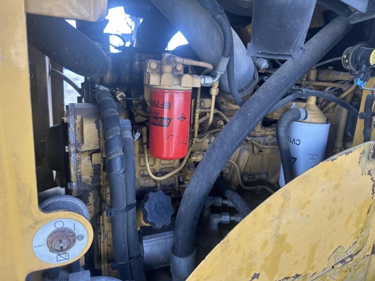 2012-caterpillar-930h-image-48