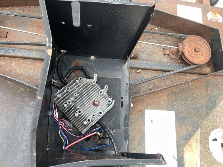 #14036-•-pull-behind-lawn-mower-(o4)-image-21