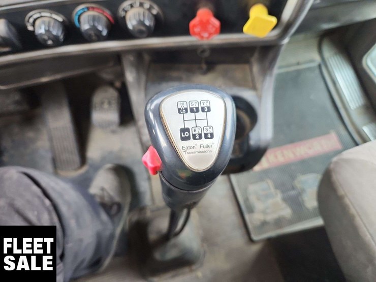 2008-kenworth-t800-image-25