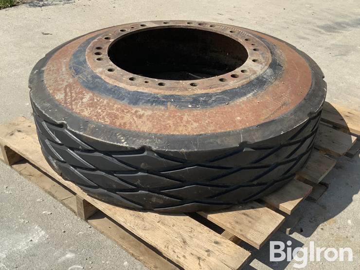 challenger-65-tire/wheel-assembly-image-3