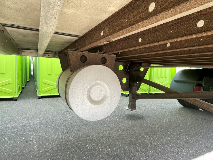 1996-utility-53'-image-57