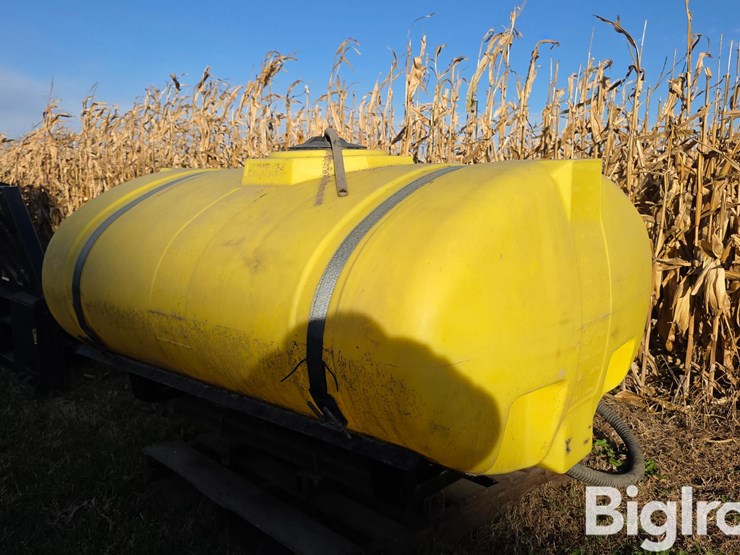 300-gal-front-mount-poly-tank-image-1