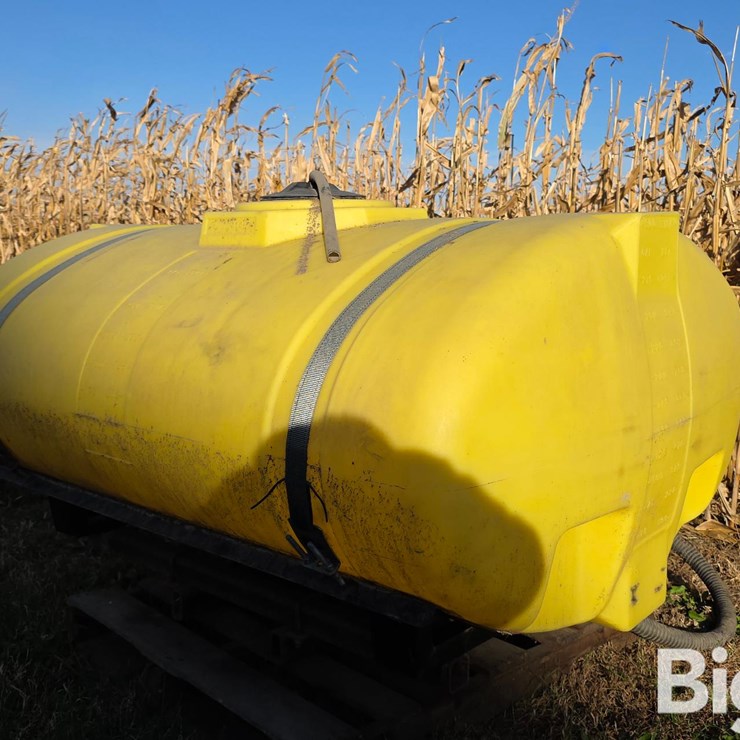 300 Gal Front Mount Poly Tank