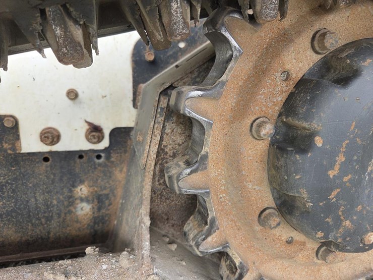 2019-bobcat-t740-image-53