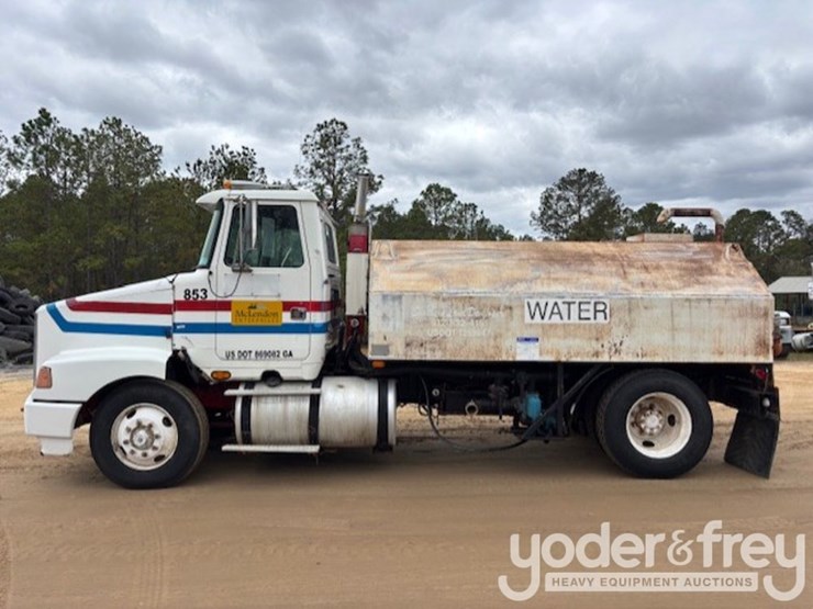 1995-gmc-4200-image-2