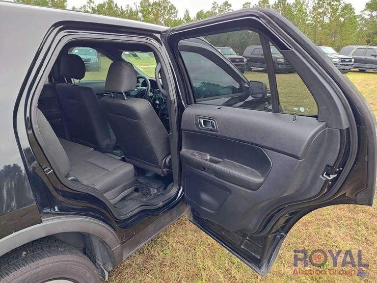 2018-ford-explorer-image-28