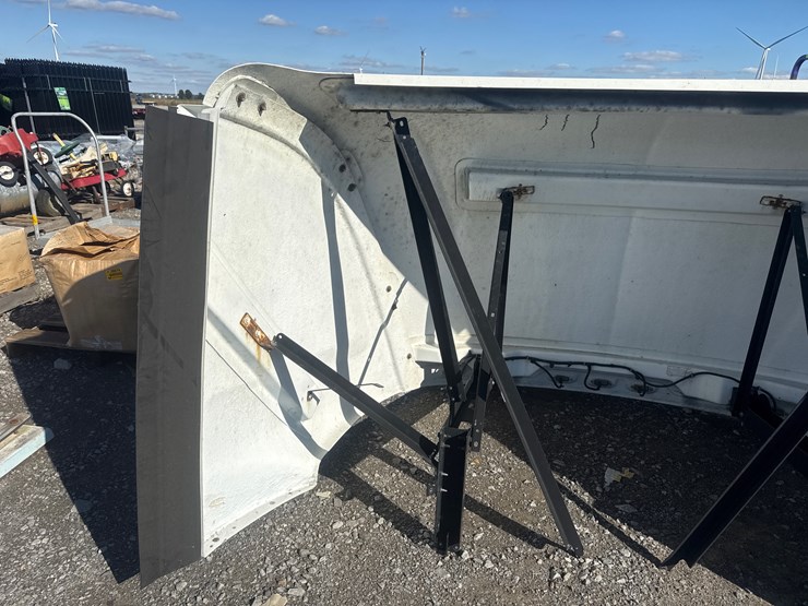 #28387-•-semi-truck-wind-deflector-image-7