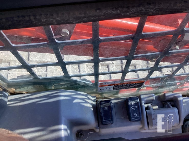 2017-kubota-svl95-2-image-18