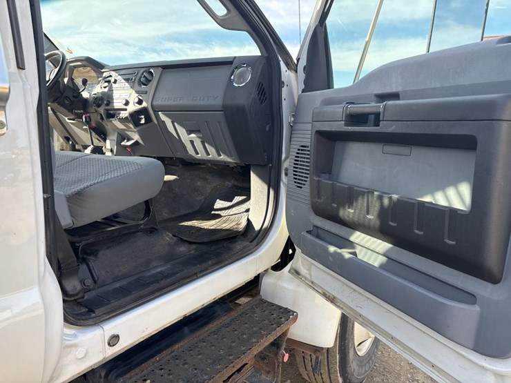 2013-ford-f650-image-28