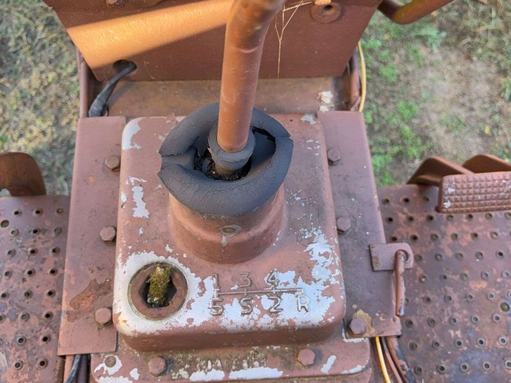 1965-minneapolis-moline-670-tractor,-3,447-hours,-lp,-wide-front,-goodyear-15.5-38-tires,-540pto,-3pt,-quick-hitch,-s/n--29901718-image-12