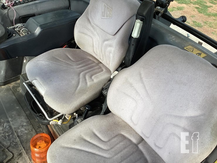 2013-jcb-fastrac-8310-image-23