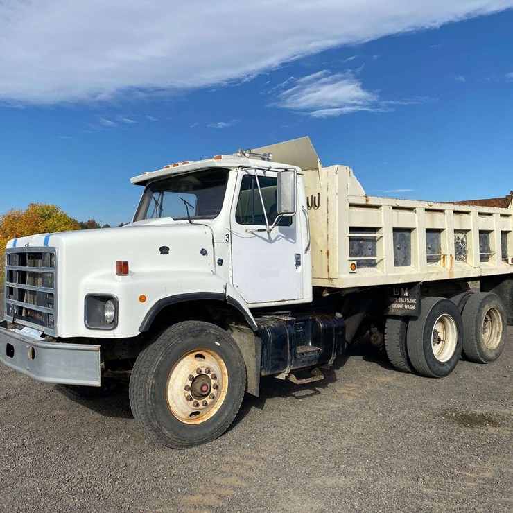 1988 INTERNATIONAL S2600