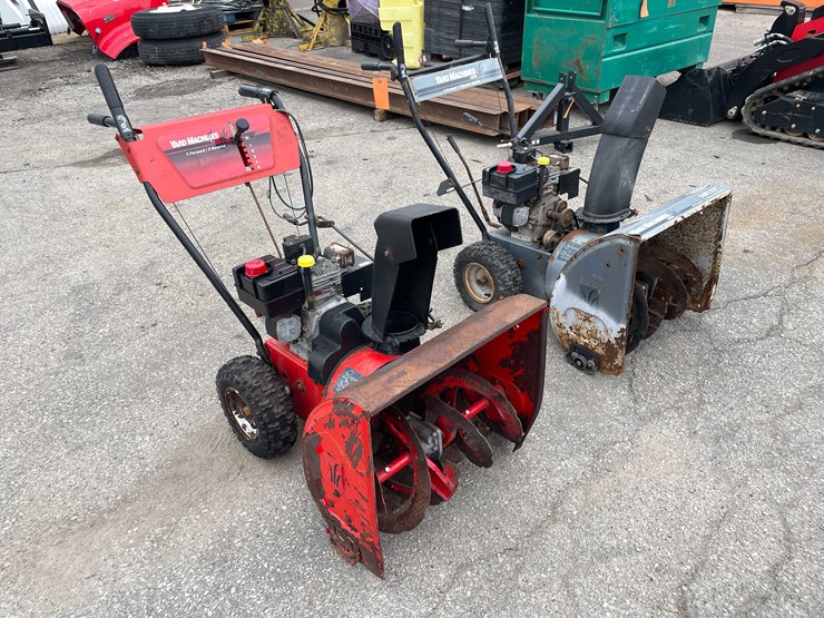 #14029-•-(2)-yard-machines-snow-blowers-(o4)-image-3